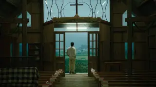 Di dalam cangkang kepompong kuning