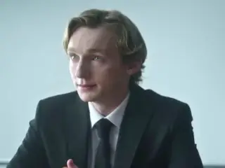 ਸੈੰਕਚੂਰੀ: ਇੱਕ ਡੈਣ ਦੀ ਕਹਾਣੀ