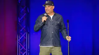 ‘Deported’ Comic Russell Peters Doesn’t Fear Being Sent Home Under Trump: “They’d Be Damn Foolish to Get Rid of Me”